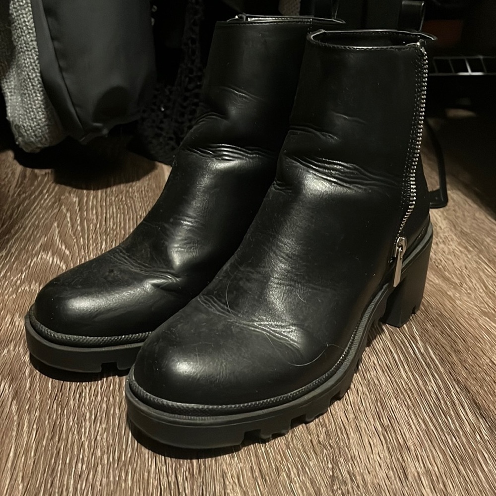 Black Shoedazzle Boots